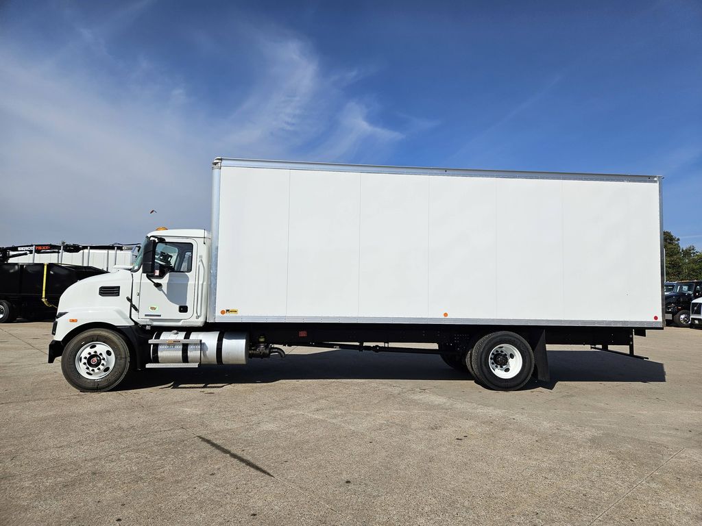 Slide images of 2025 MACK MD642