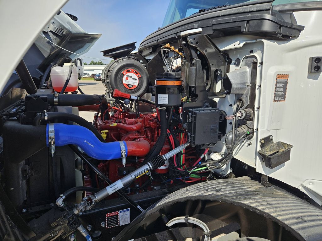 Slide images of 2025 MACK MD642