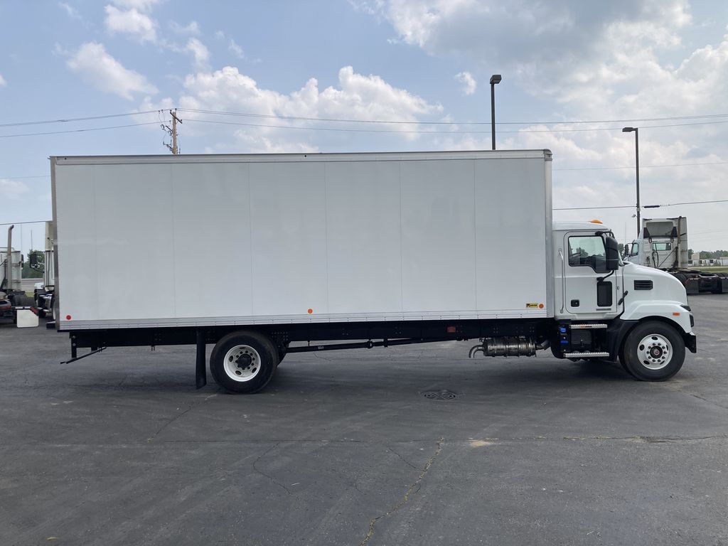Slide images of 2025 MACK MD642