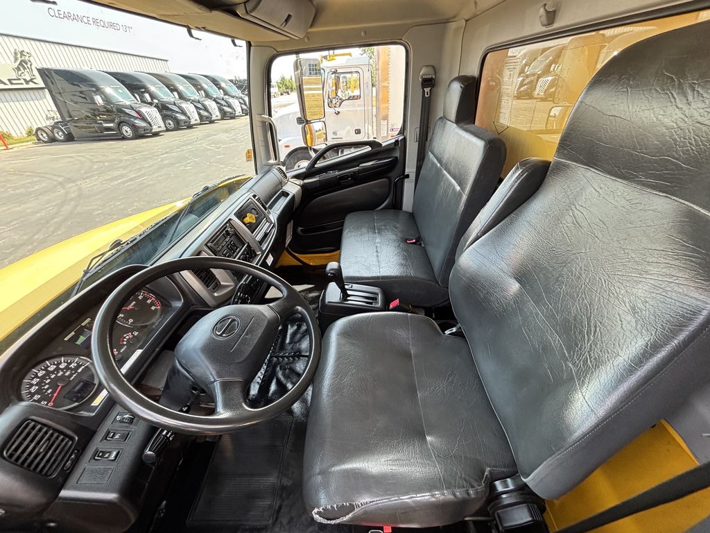 Slide images of 2020 HINO 258/268