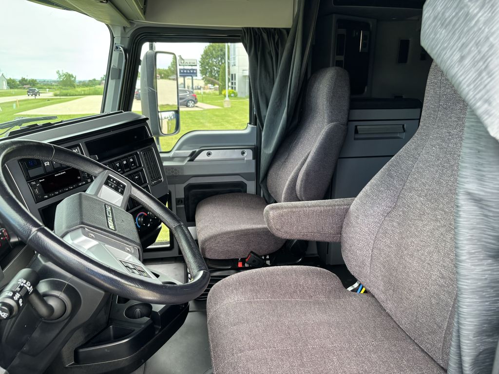 Slide images of 2023 MACK AN64T