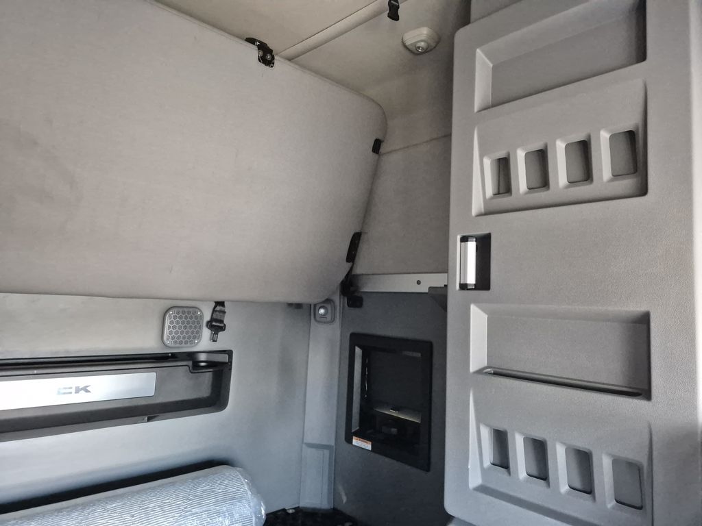 Slide images of 2023 MACK AN64T