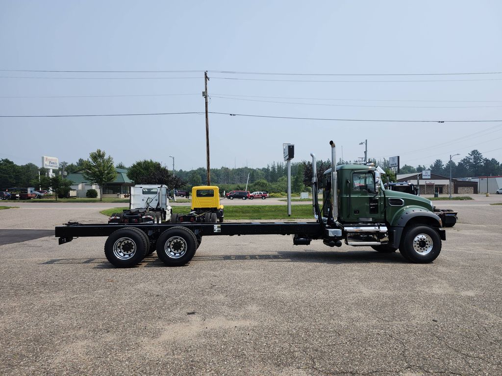 Slide images of 2026 MACK GR64B