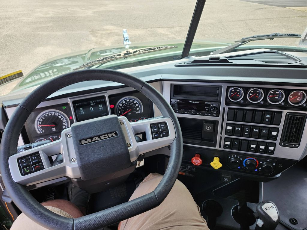 Slide images of 2026 MACK GR64B