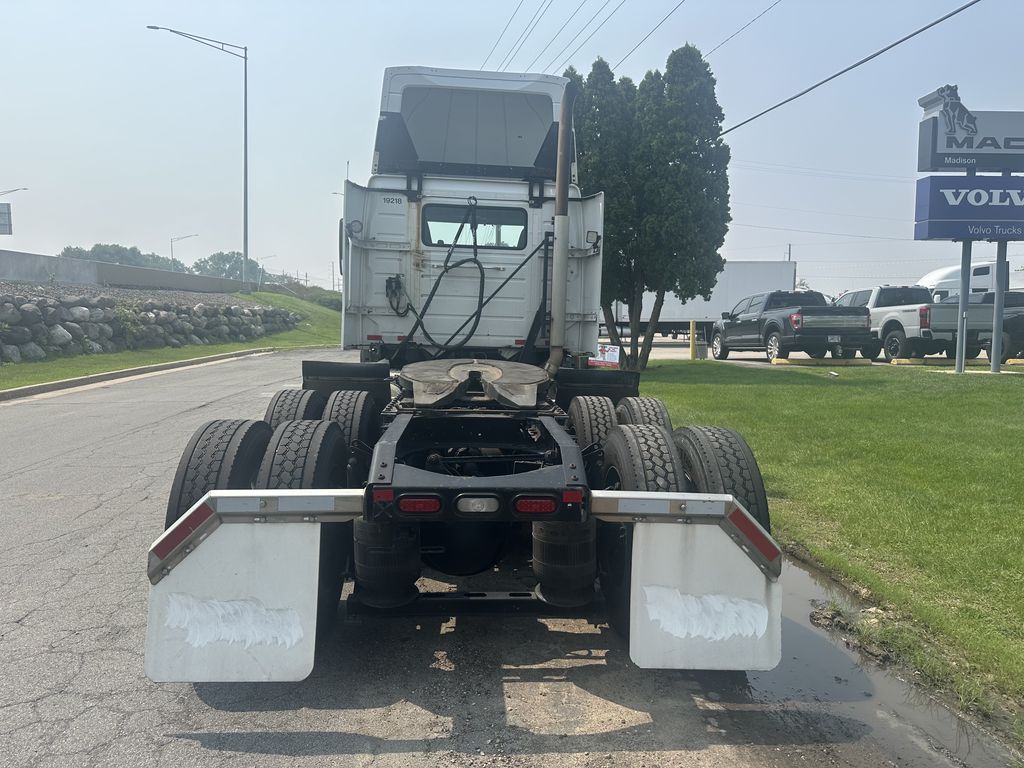 Slide images of 2020 VOLVO VNR