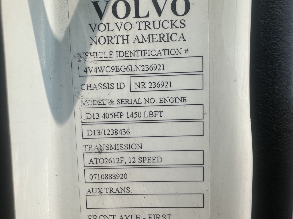 Slide images of 2020 VOLVO VNR