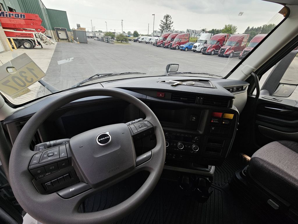 Slide images of 2026 VOLVO VNL64T860