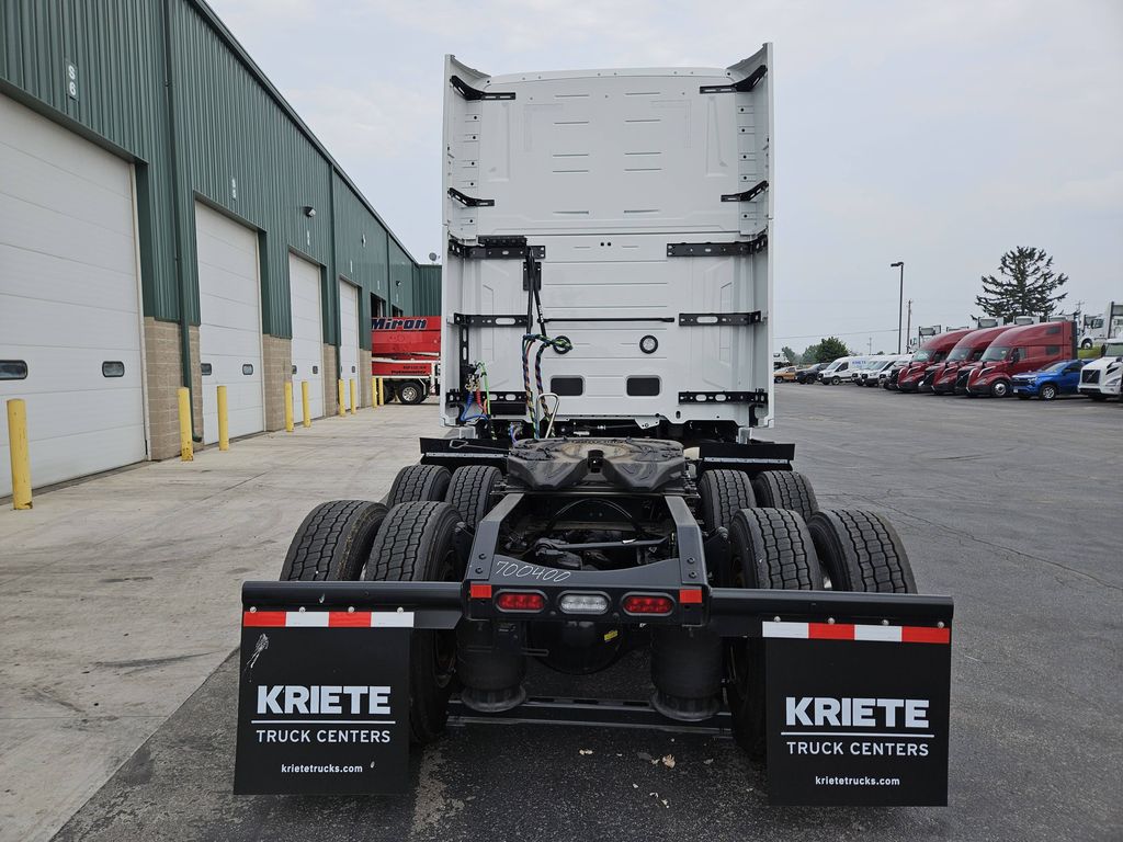 Slide images of 2026 VOLVO VNL64T860