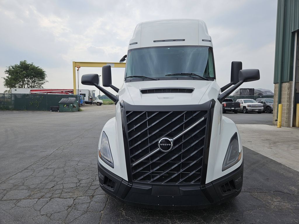 Slide images of 2026 VOLVO VNL64T860