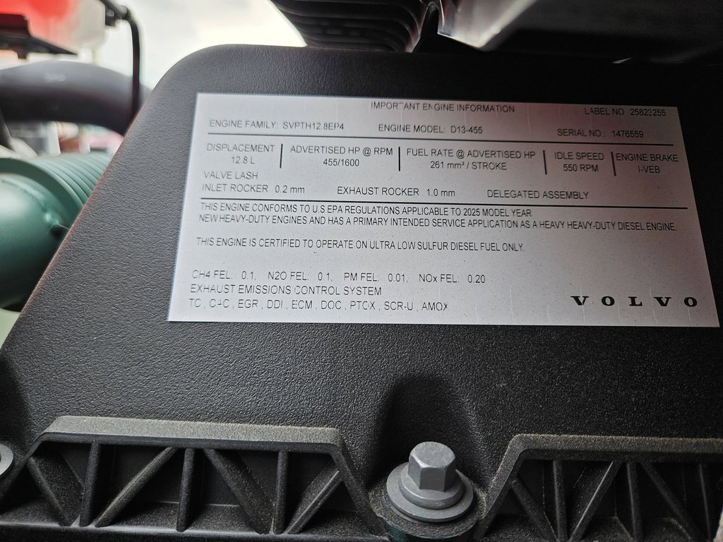 Slide images of 2026 VOLVO VNL64T860