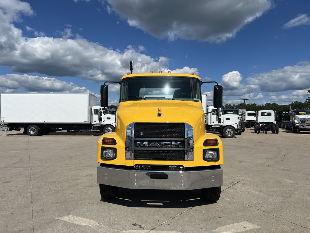 Slide images of 2025 MACK MD642