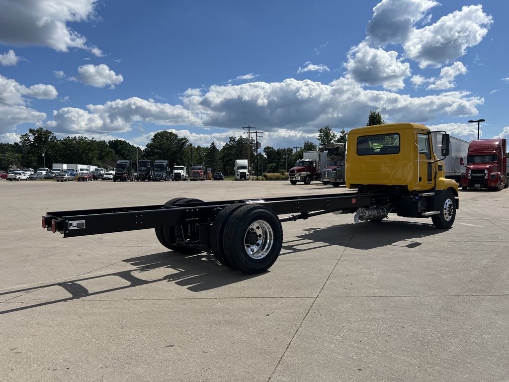 Slide images of 2025 MACK MD642