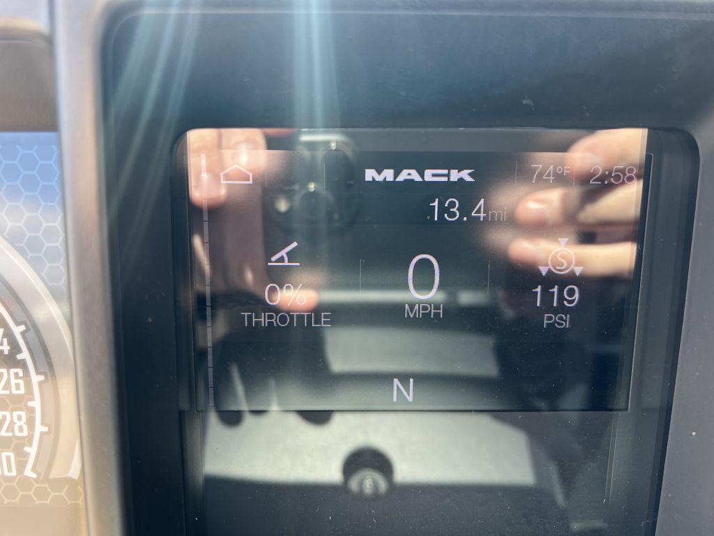 Slide images of 2025 MACK MD642
