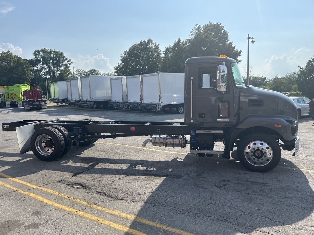 Slide images of 2026 MACK MD642