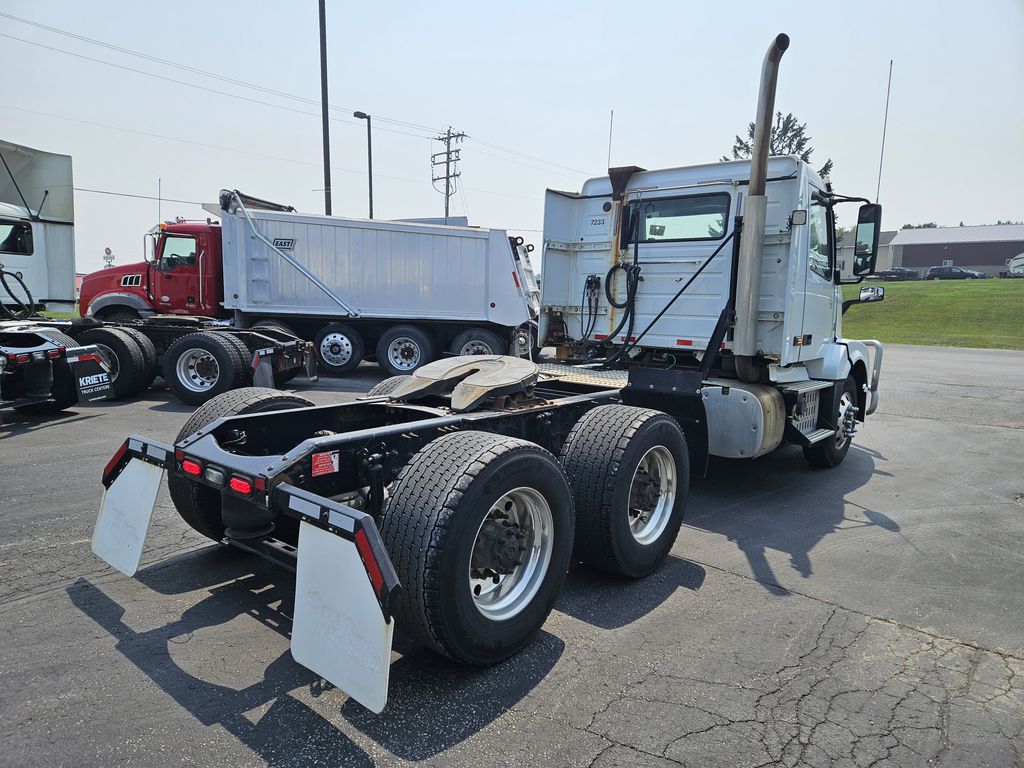 Slide images of 2017 VOLVO VN