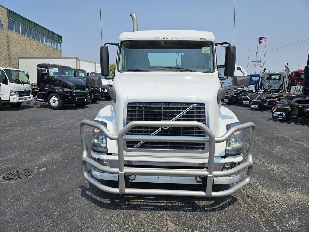 Slide images of 2017 VOLVO VN