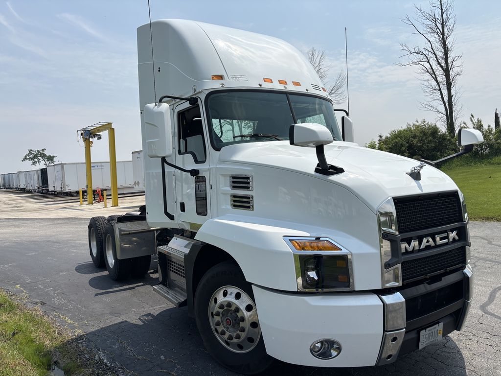 Slide images of 2020 MACK ANTHEM