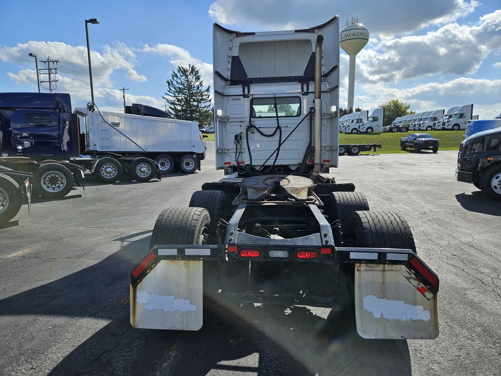 Slide images of 2019 VOLVO VNR 