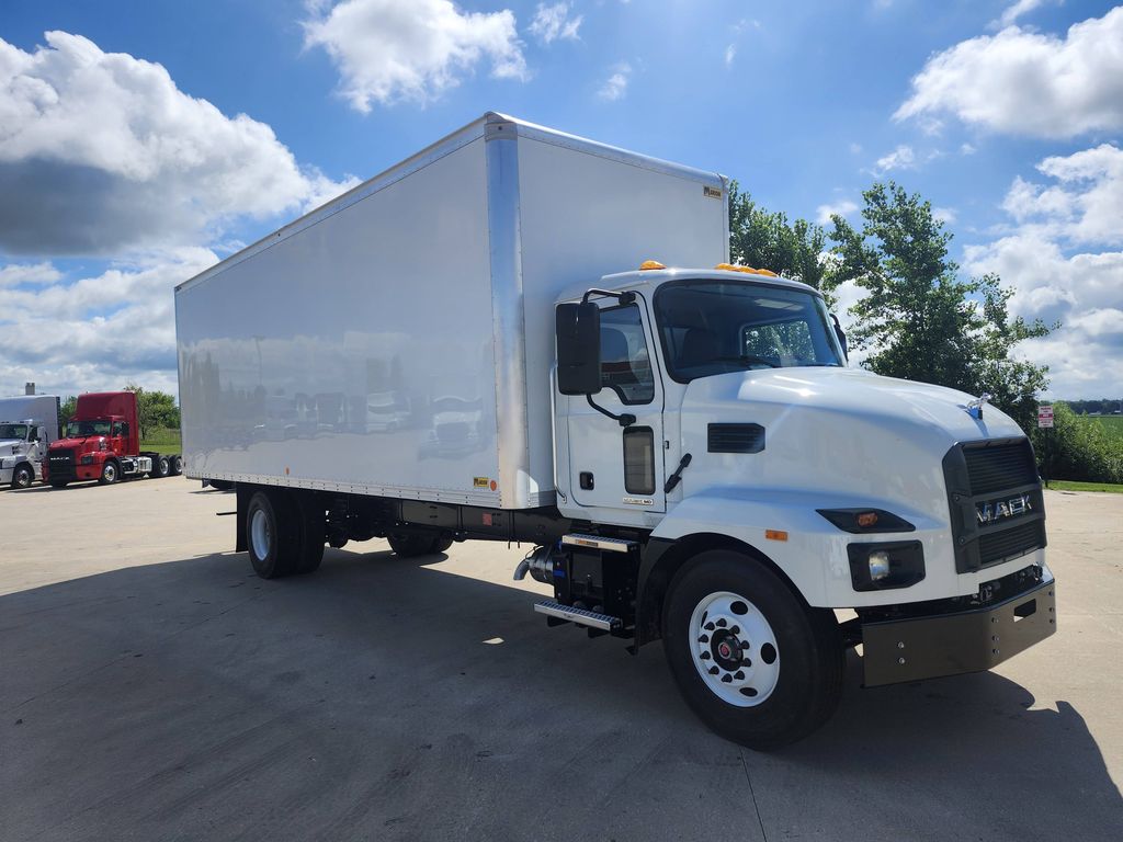Slide images of 2025 MACK MD642