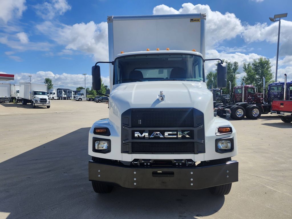 Slide images of 2025 MACK MD642
