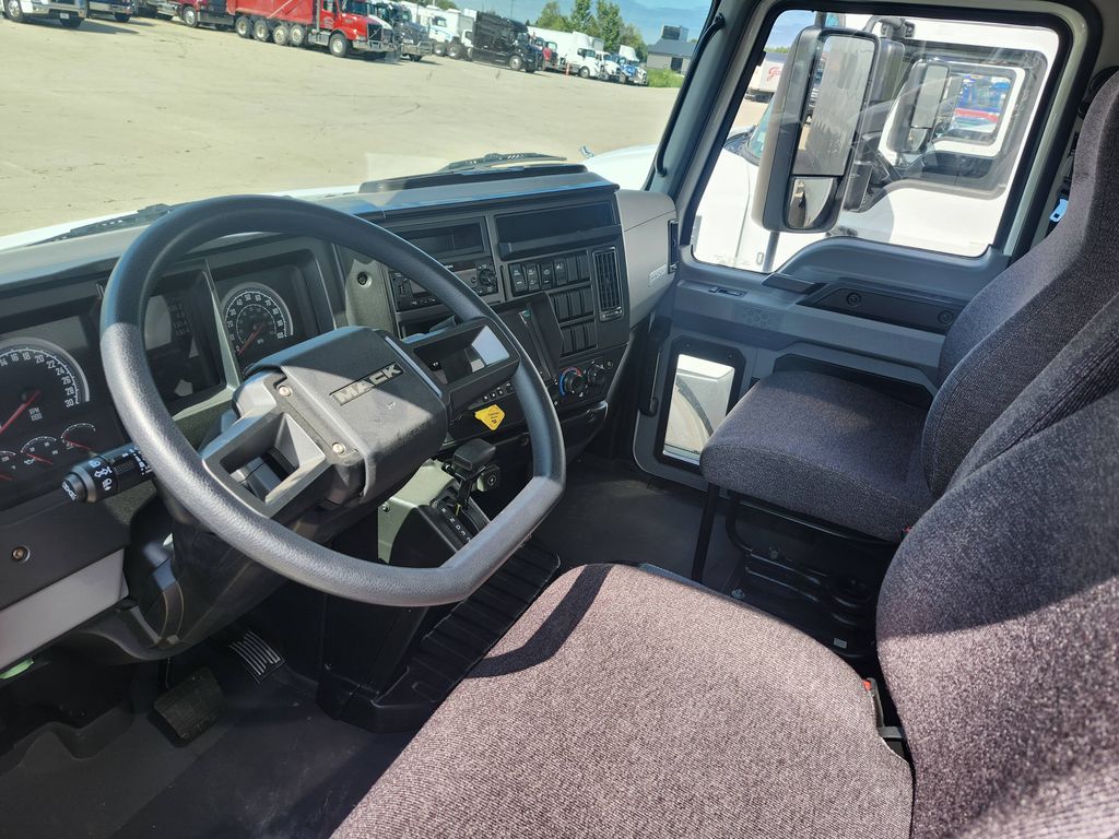 Slide images of 2025 MACK MD642