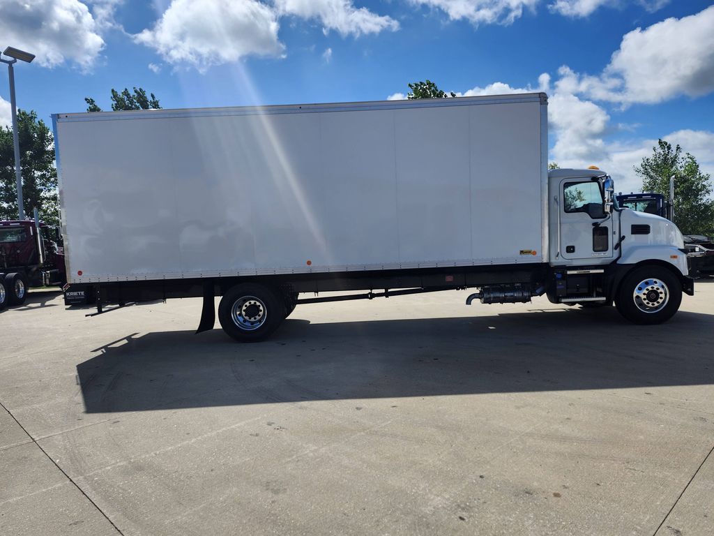 Slide images of 2025 MACK MD642