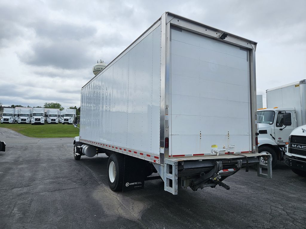 Slide images of 2021 MACK MD642