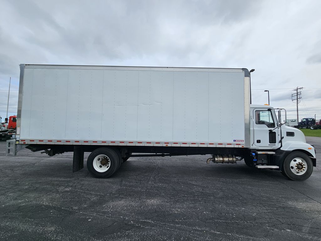 Slide images of 2021 MACK MD642