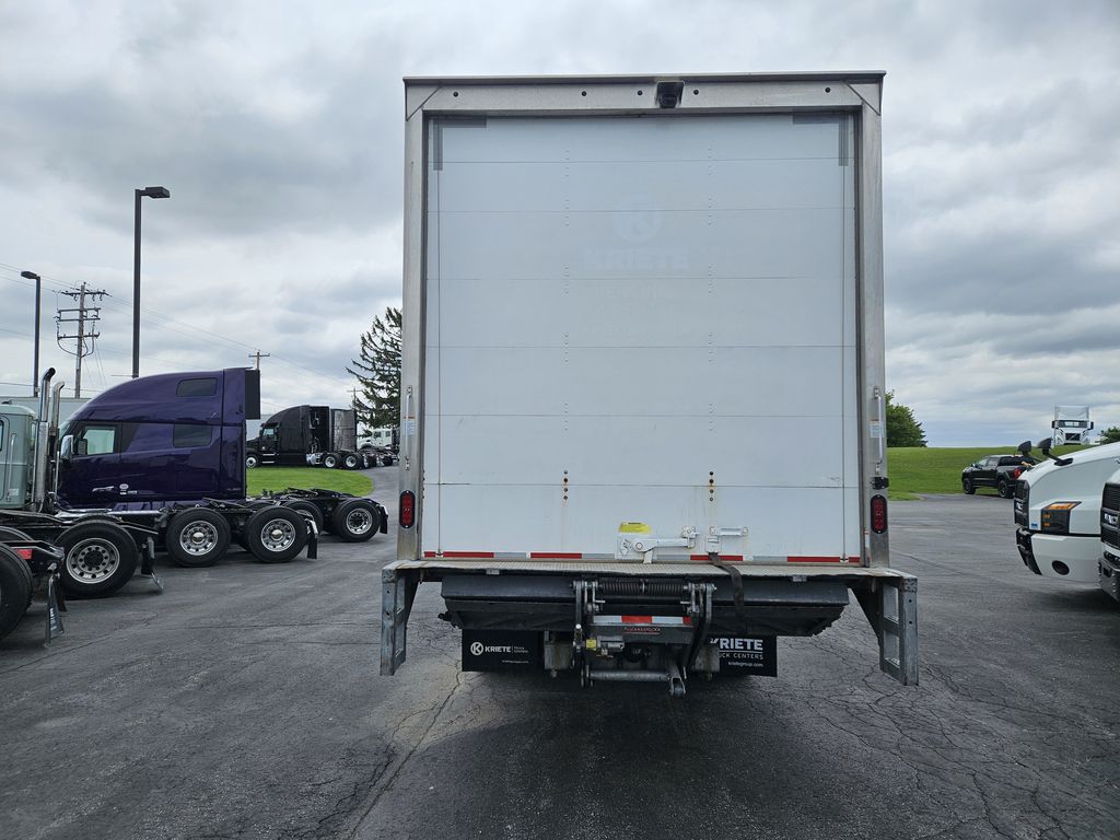 Slide images of 2021 MACK MD642