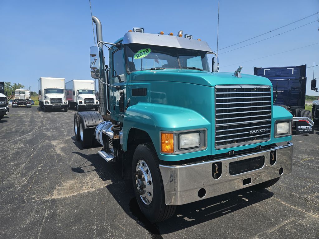Slide images of 2019 MACK 600