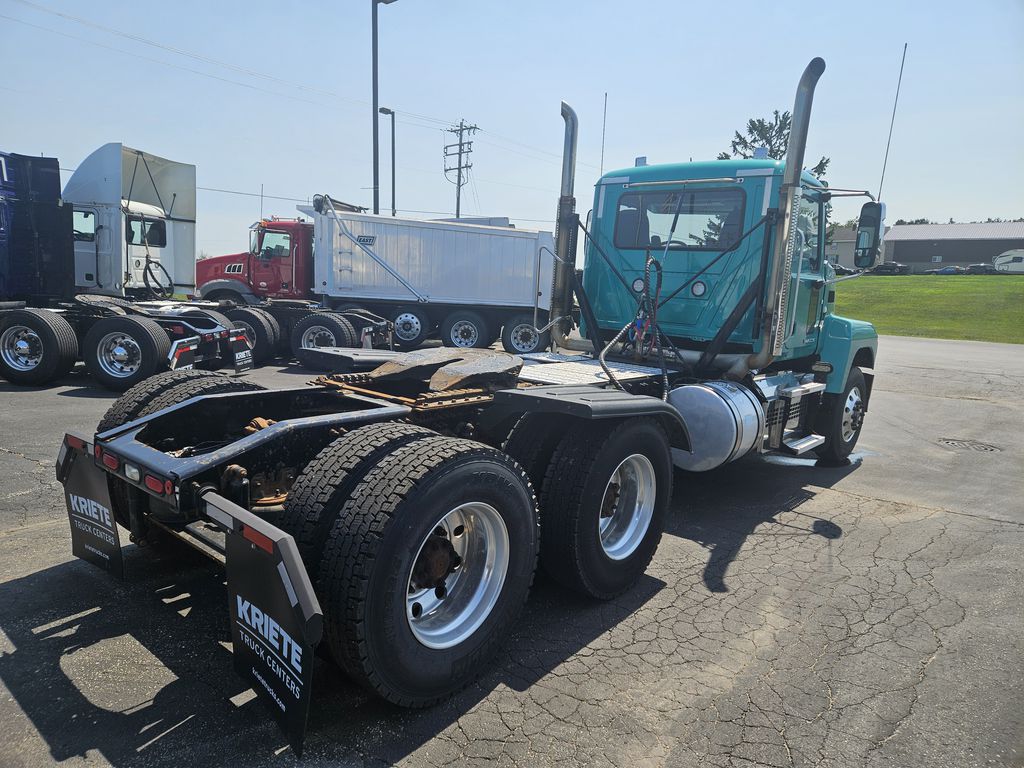 Slide images of 2019 MACK 600