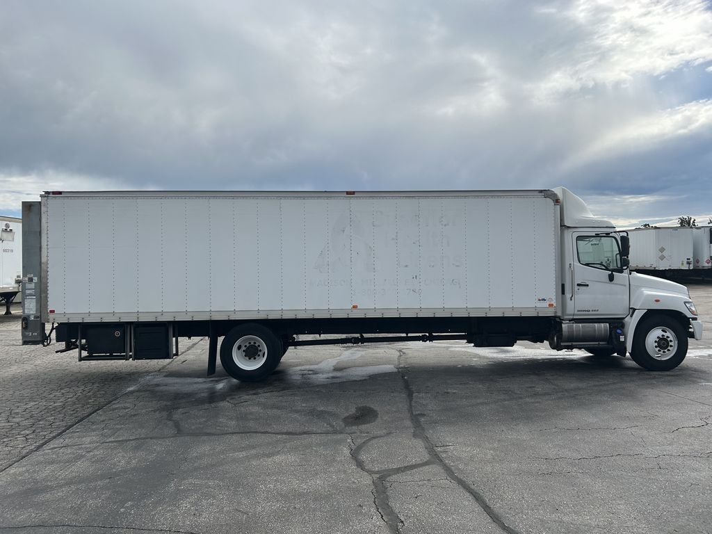Slide images of 2020 HINO 338