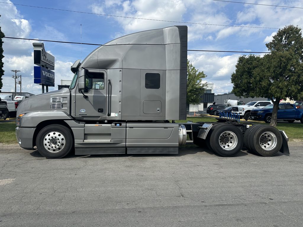 Slide images of 2021 MACK AN64T