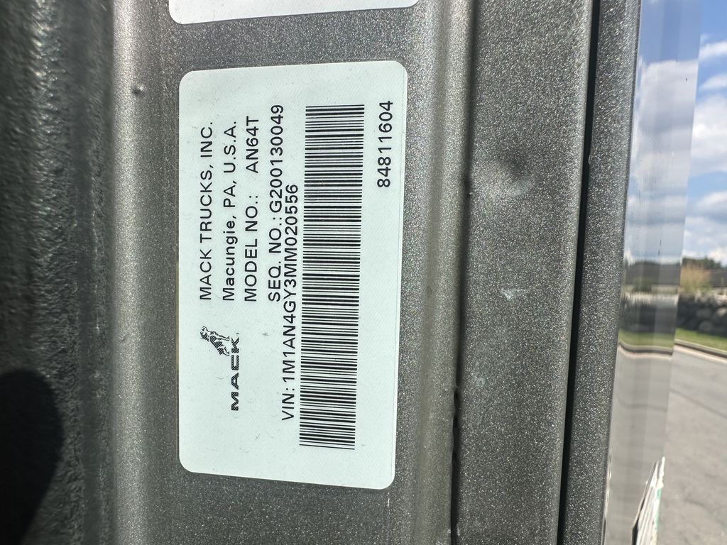 Slide images of 2021 MACK AN64T