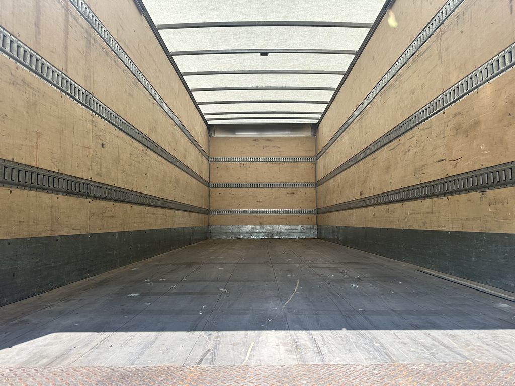 Slide images of 2021 MACK MD642