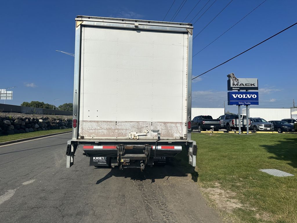 Slide images of 2021 MACK MD642