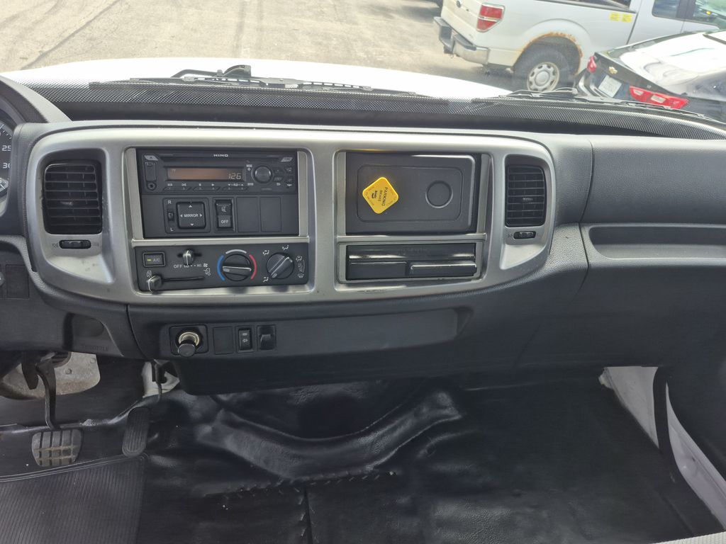 Slide images of 2020 HINO 268A