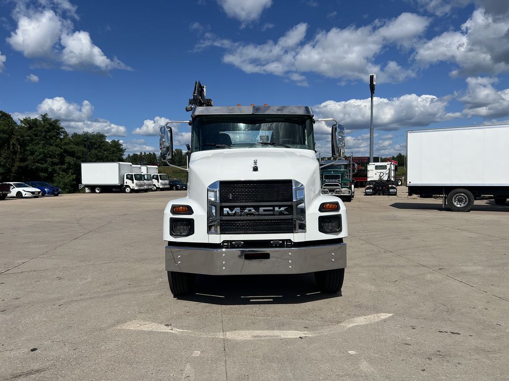 Slide images of 2026 MACK MD642