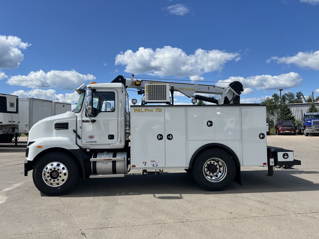 Slide images of 2026 MACK MD642