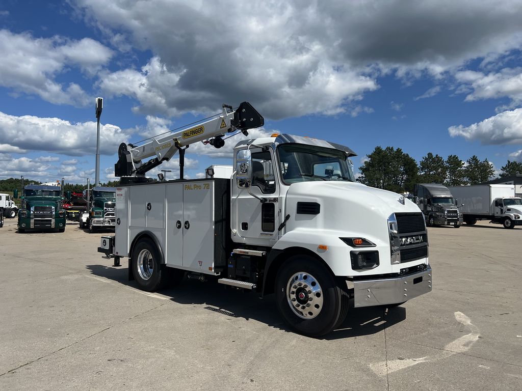 Slide images of 2026 MACK MD642