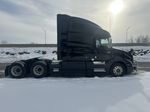 Slide images of 2021 VOLVO VNL64T760