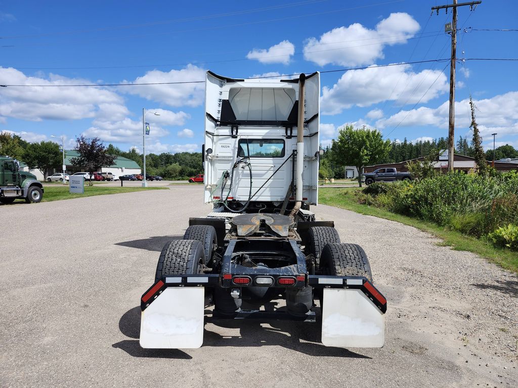 Slide images of 2020 VOLVO VNR