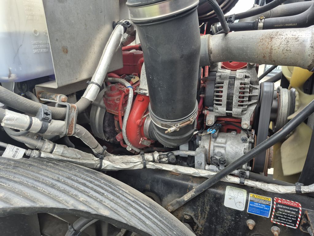 Slide images of 2021 MACK MD642