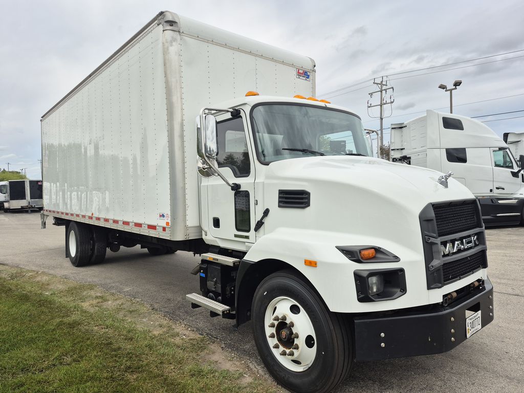 Slide images of 2021 MACK MD642