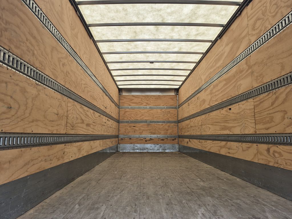 Slide images of 2021 MACK MD642