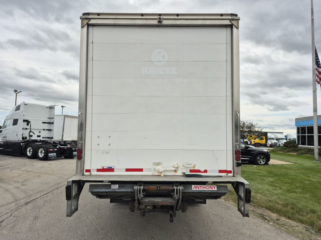 Slide images of 2021 MACK MD642