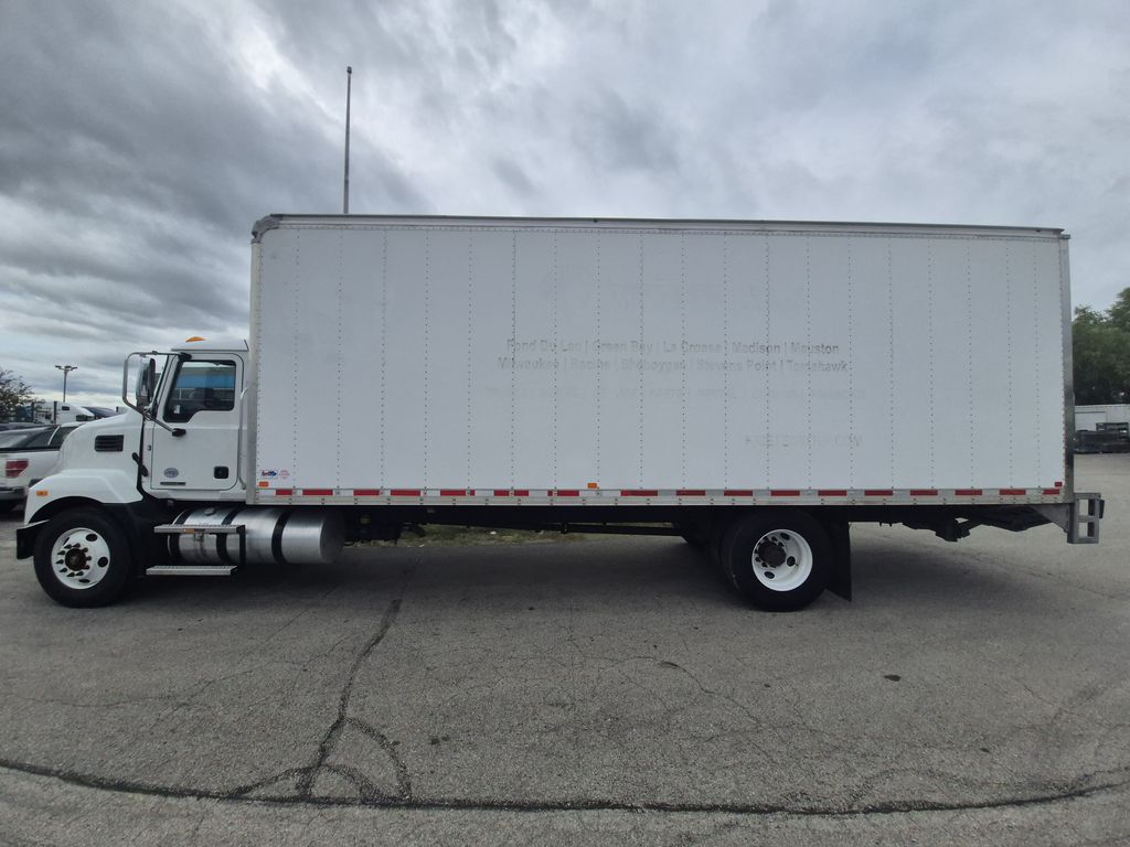 Slide images of 2021 MACK MD642