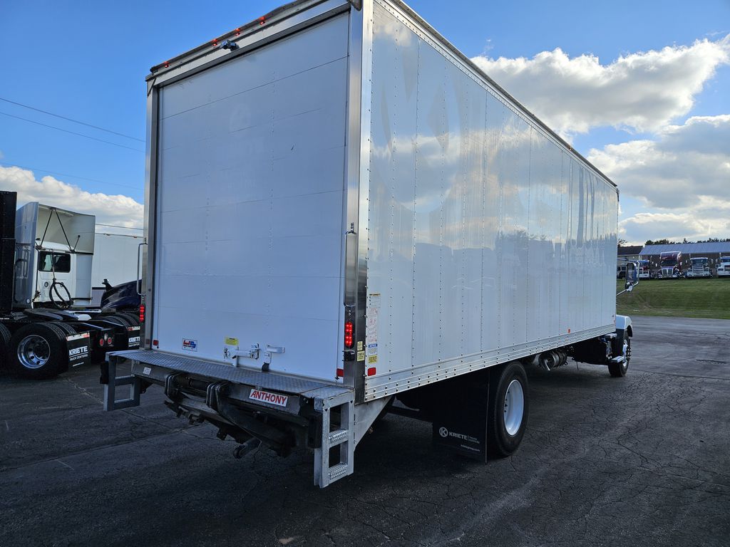 Slide images of 2022 MACK MD642
