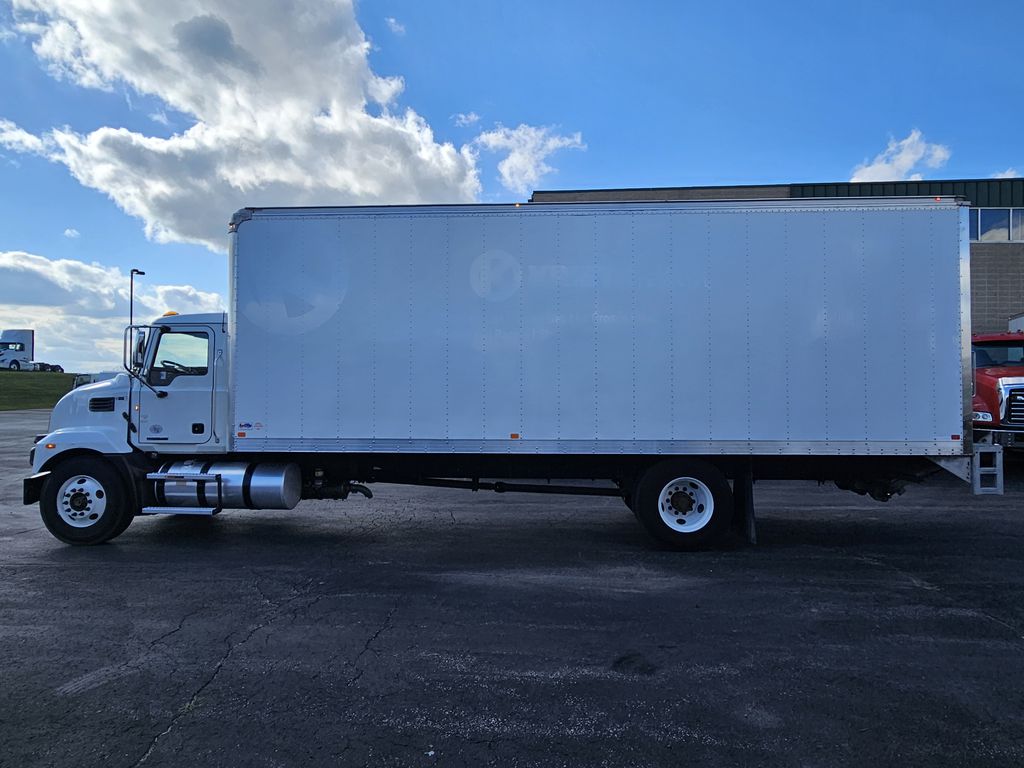 Slide images of 2022 MACK MD642