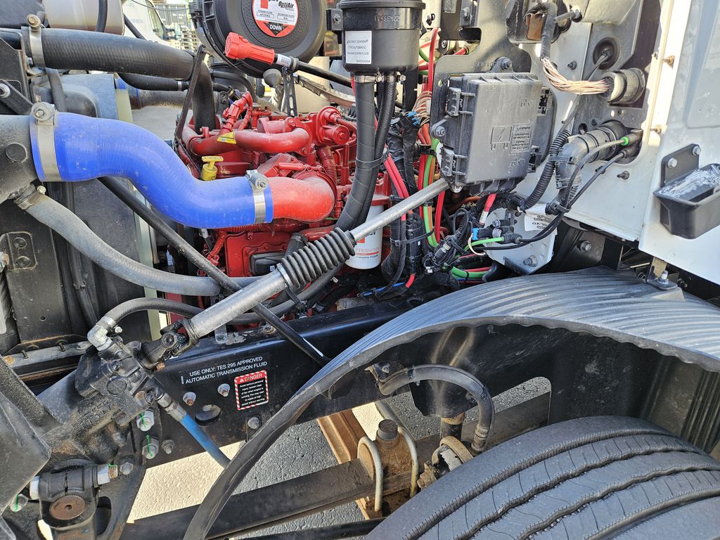 Slide images of 2022 MACK MD642